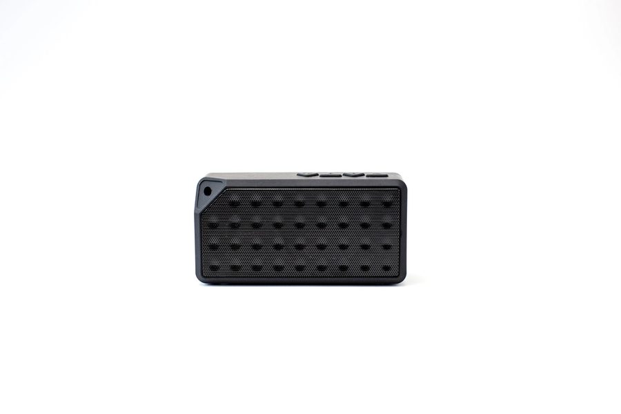 Detalle de Altavoz portátil BassTrek Mini: análisis de sonido y resistencia al agua